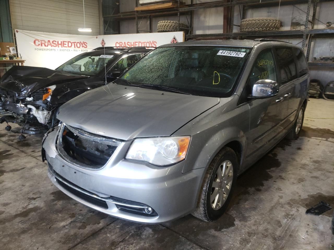 Photo 2 from auction – 2013 CHRYSLER TOWN & COU with VIN 2C4RC1CG8DR716766
