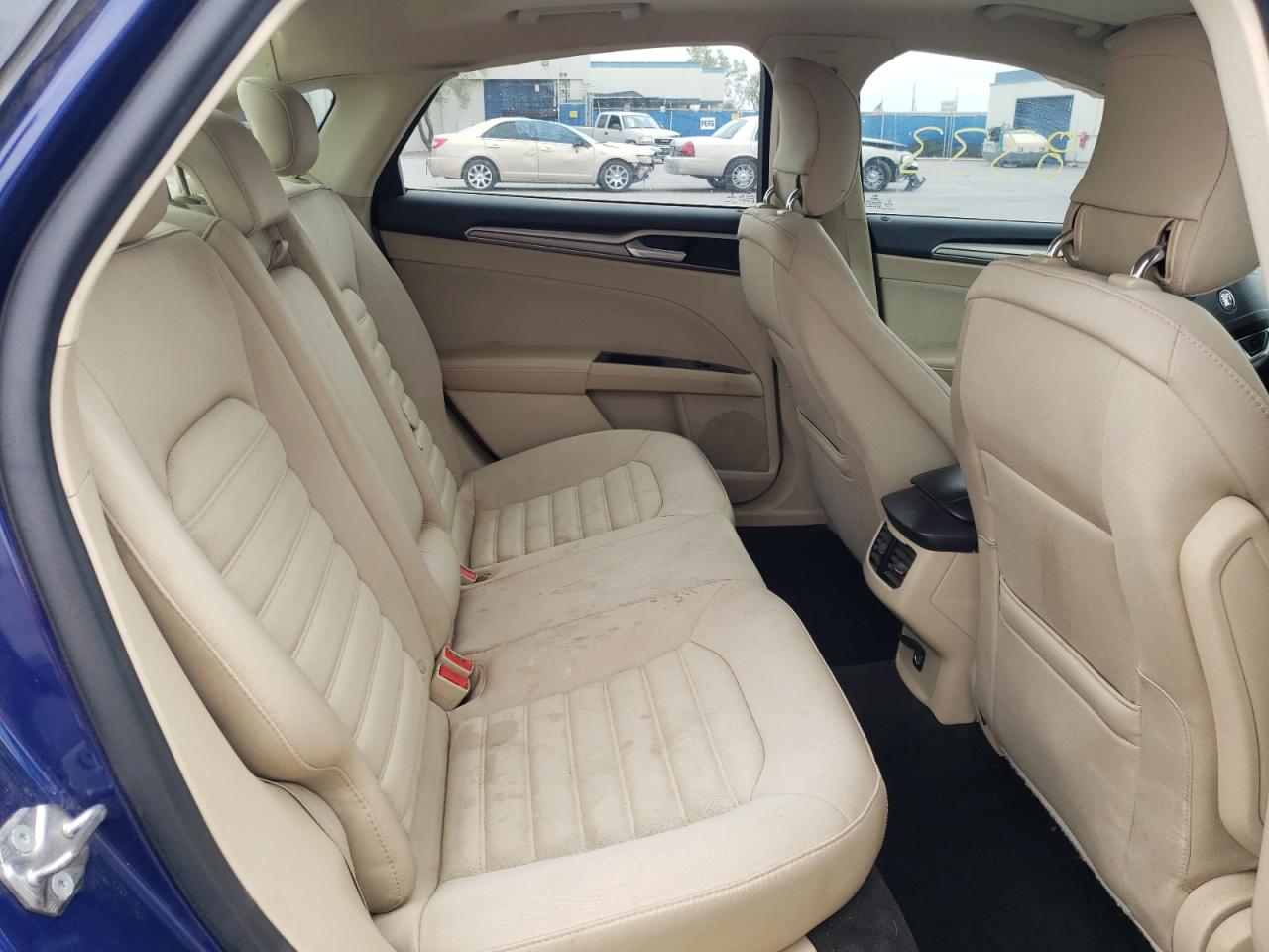 Photo 6 from auction – 2014 FORD FUSION SE with VIN 3FA6P0H79ER355835
