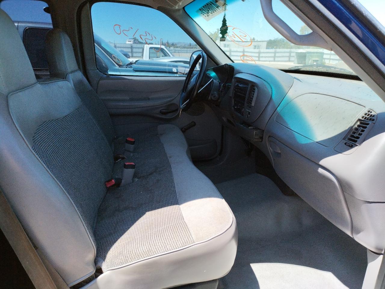 Photo 5 from auction – 1997 FORD F-150 with VIN 1FTDX1762VKC31443