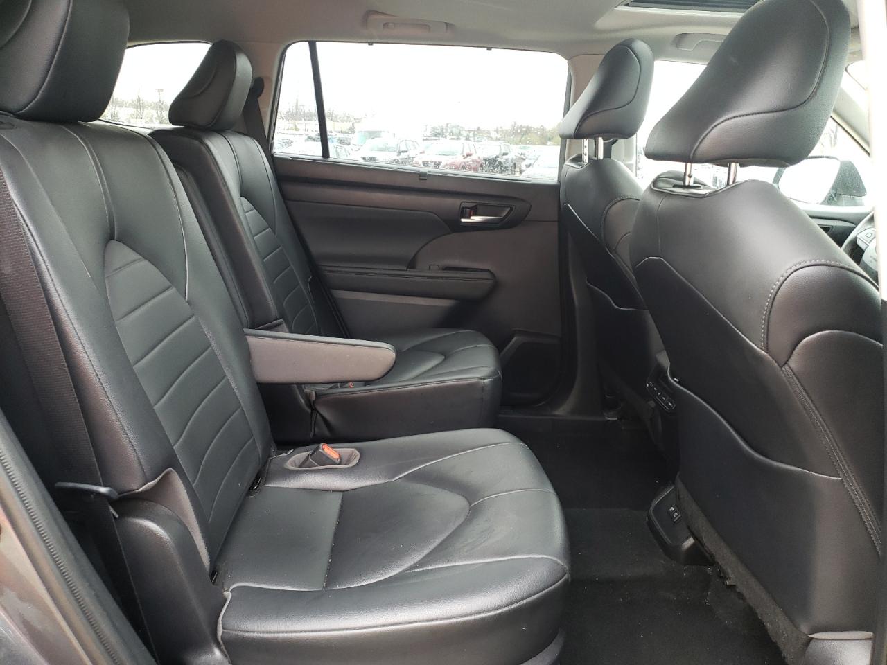 Photo 6 from auction – 2021 TOYOTA HIGHLANDER with VIN 5TDGZRAH8MS515876