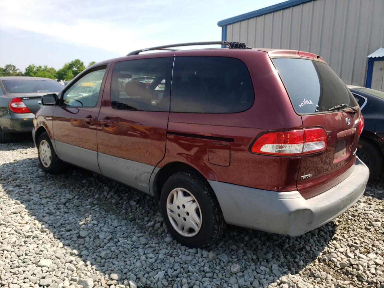 Photo 3 from auction – 2002 TOYOTA SIENNA CE with VIN 4T3ZF19C02U439593