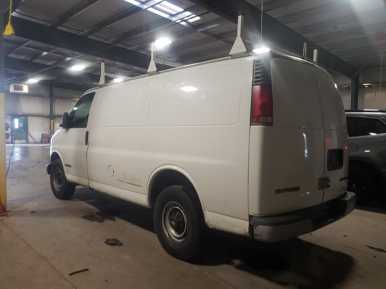 Photo 3 from auction – 2000 CHEVROLET EXPRESS G3 with VIN 1GCHG35R7Y1276754