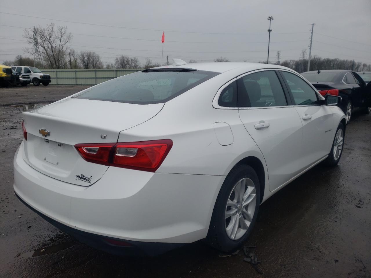 Photo 4 from auction – 2017 CHEVROLET MALIBU LT with VIN 1G1ZE5ST1HF148804