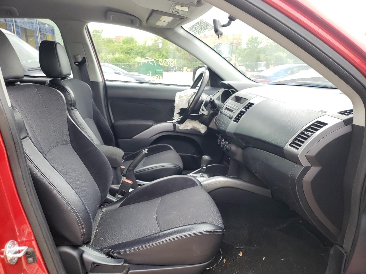 Photo 5 from auction – 2011 MITSUBISHI OUTLANDER with VIN JA4AS3AW2BU007380