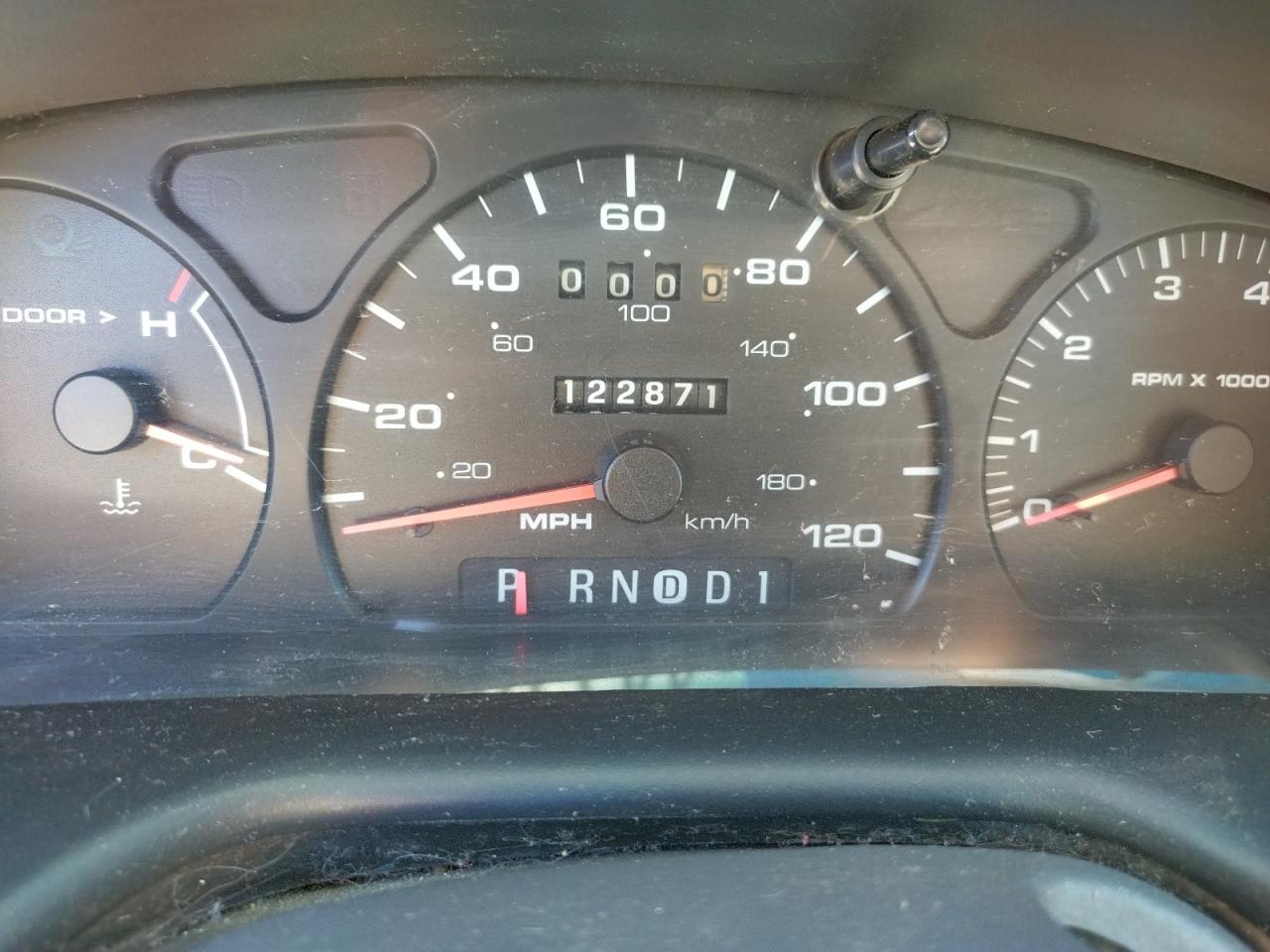 Foto 8 de la subasta – 2002 FORD TAURUS SES con VIN 1FAFP55U62A190582