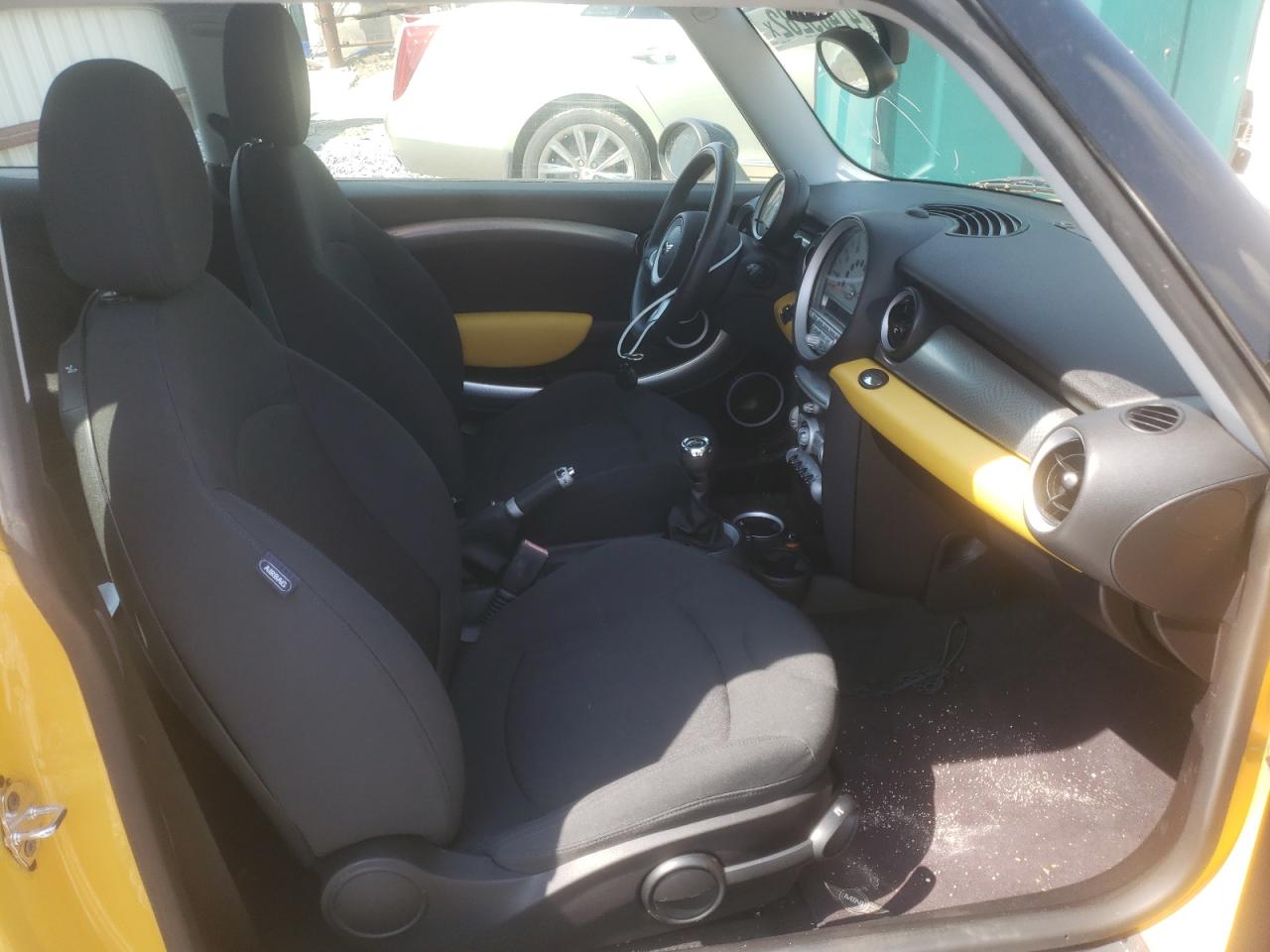 Photo 5 from auction – 2007 MINI COOPER S with VIN WMWMF73517TL83288