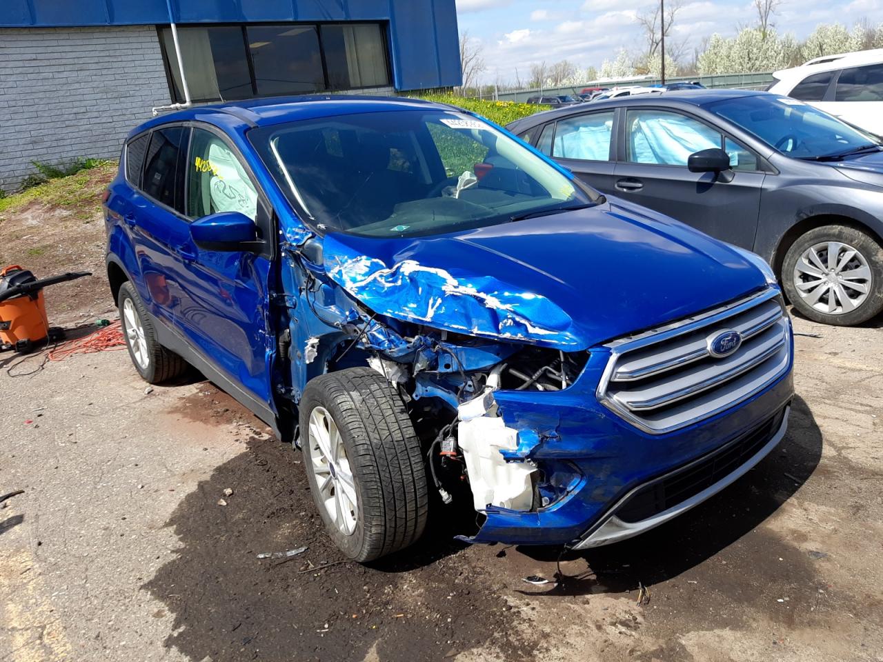 FORD ESCAPE SE 2019 with VIN 1FMCU0GD5KUA04093 - Photo from auction