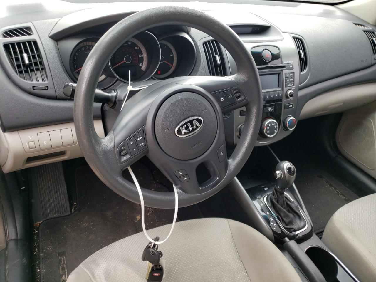 Photo 9 from auction – 2013 KIA FORTE EX with VIN KNAFU4A20D5648305