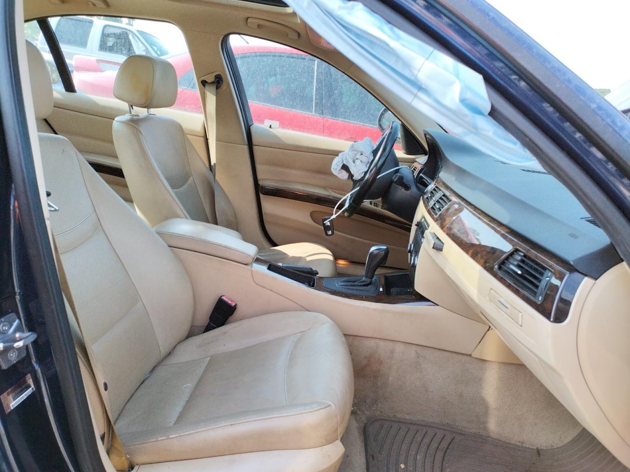 Photo 5 from auction – 2011 BMW 328 I with VIN WBAPH7C58BE678327