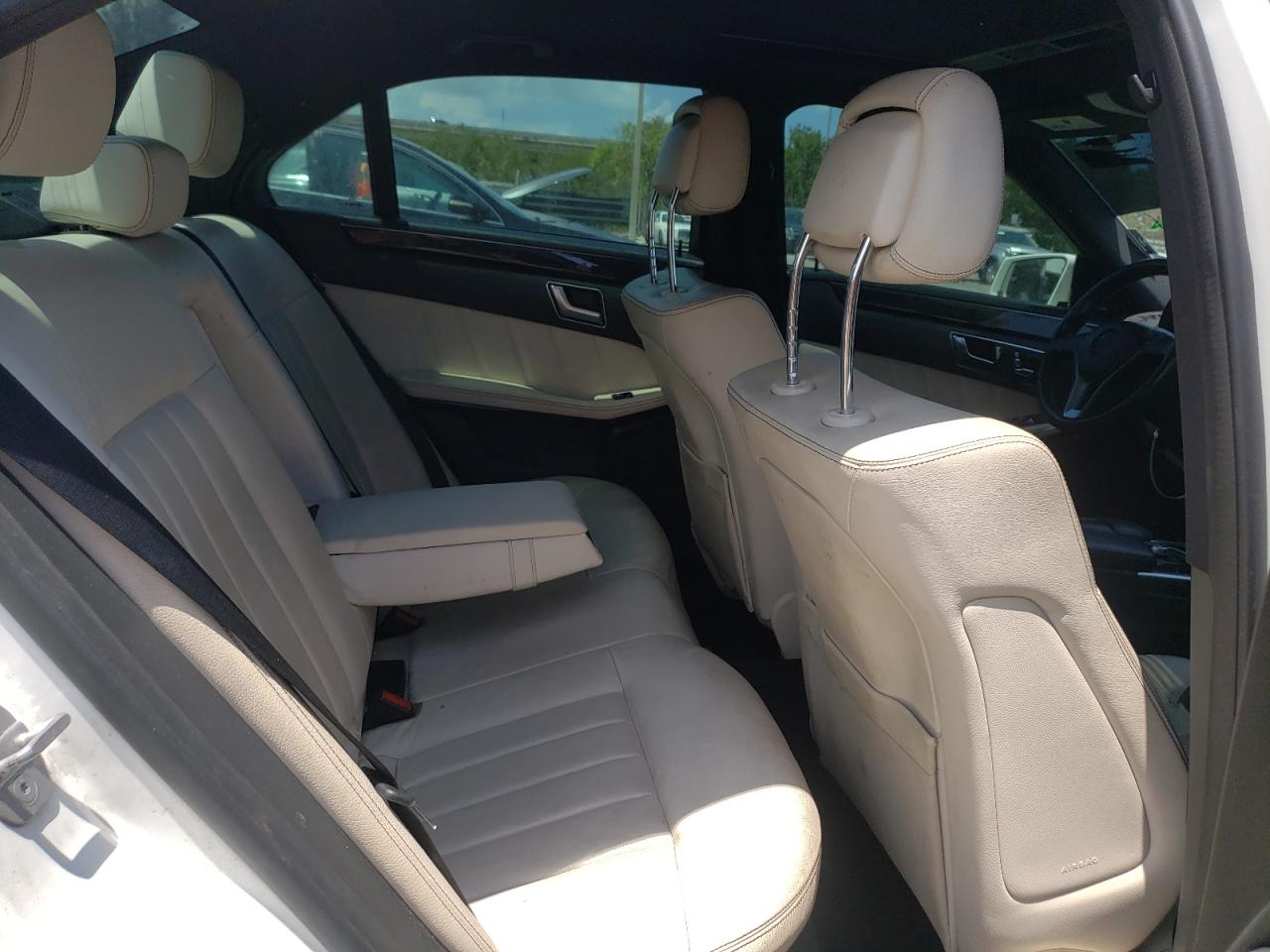 Photo 6 from auction – 2014 MERCEDES-BENZ E 350 with VIN WDDHF5KB0EA980205