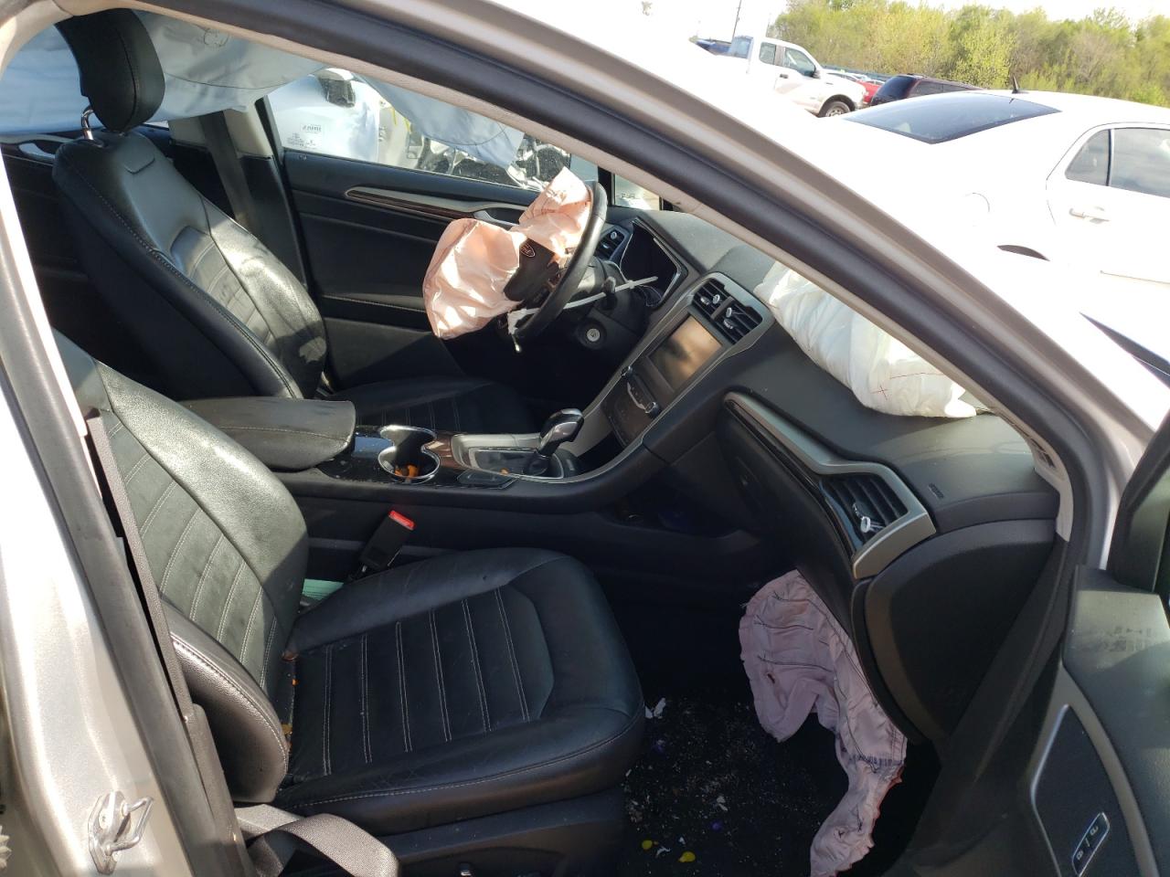 Photo 5 from auction – 2015 FORD FUSION SE with VIN 3FA6P0HD0FR126337