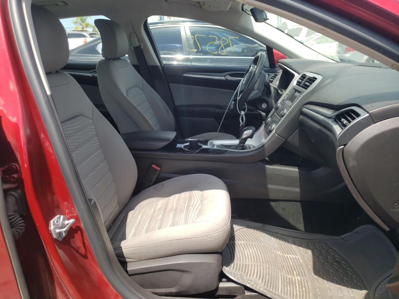 Photo 5 from auction – 2016 FORD FUSION S with VIN 3FA6P0G77GR376879