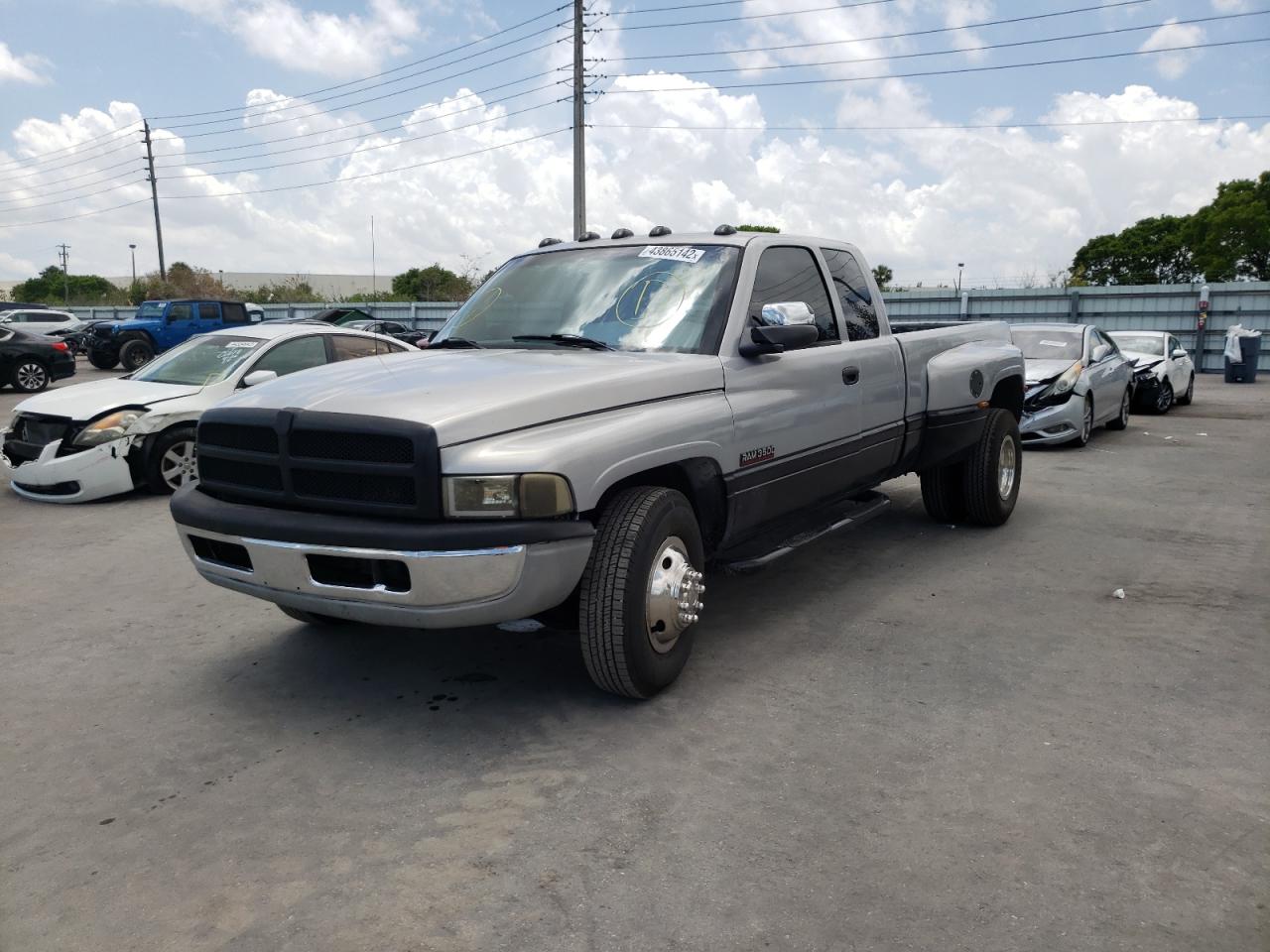 Photo 2 from auction – 2001 DODGE RAM 3500 with VIN 1B7MC33601J285093