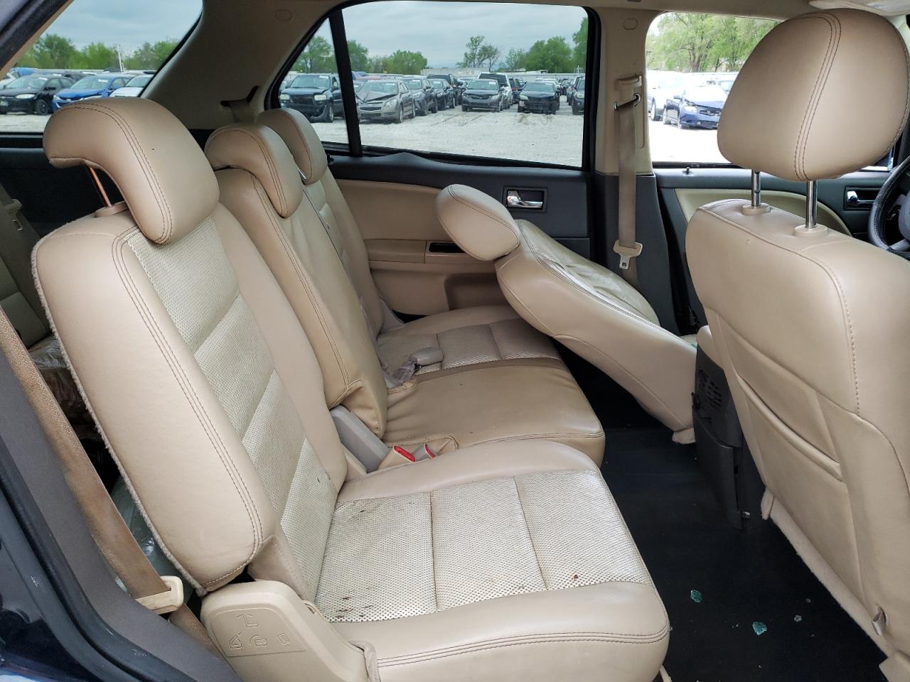 Photo 6 from auction – 2008 FORD TAURUS X E with VIN 1FMDK07W18GA33531