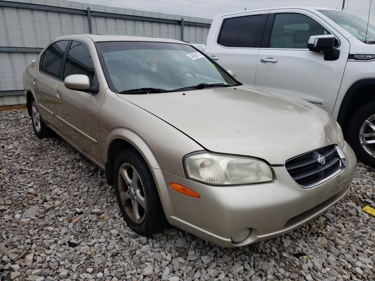 NISSAN MAXIMA GLE 2000 with VIN JN1CA31A8YT222091 - Photo from auction