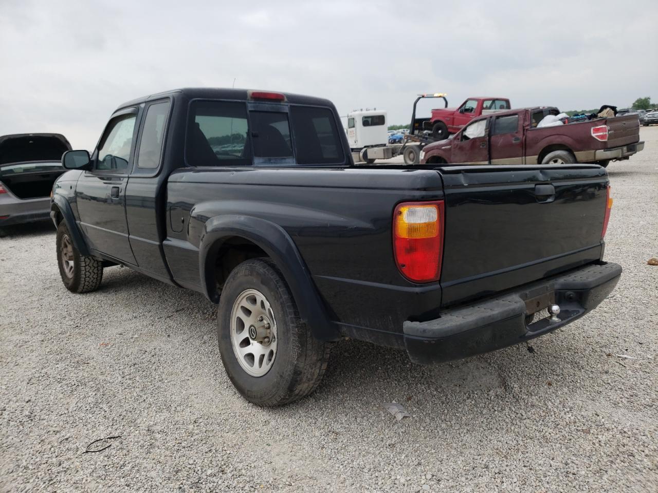Photo 13 from auction – 2002 MAZDA B3000 CAB with VIN 4F4YR16V82TM23869