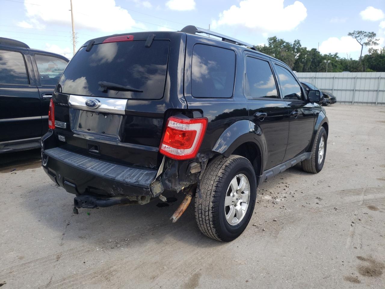 Photo 4 from auction – 2010 FORD ESCAPE LIM with VIN 1FMCU9E73AKA86207