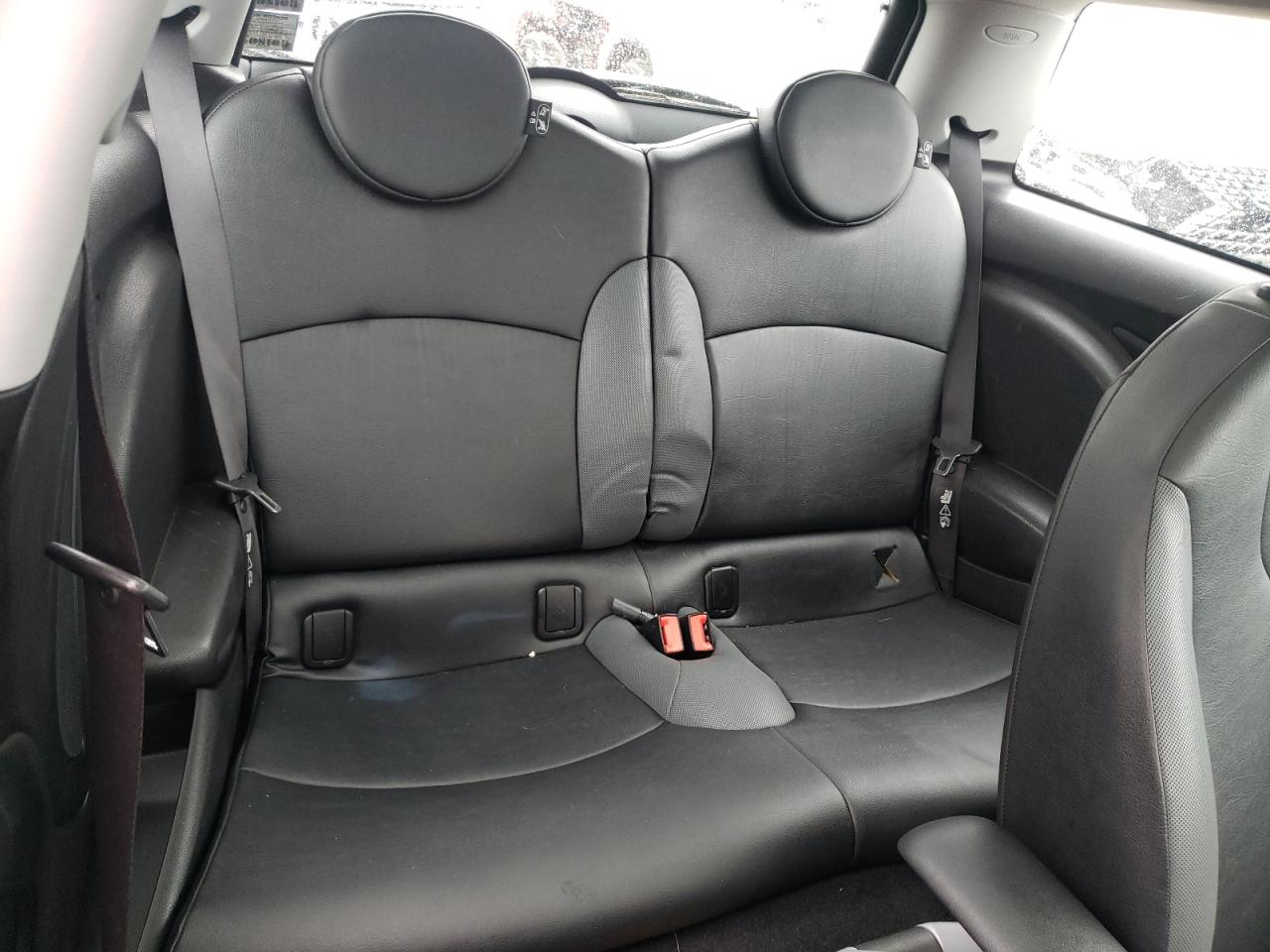 Photo 6 from auction – 2010 MINI COOPER SPO with VIN WMWMF9C50ATF97680