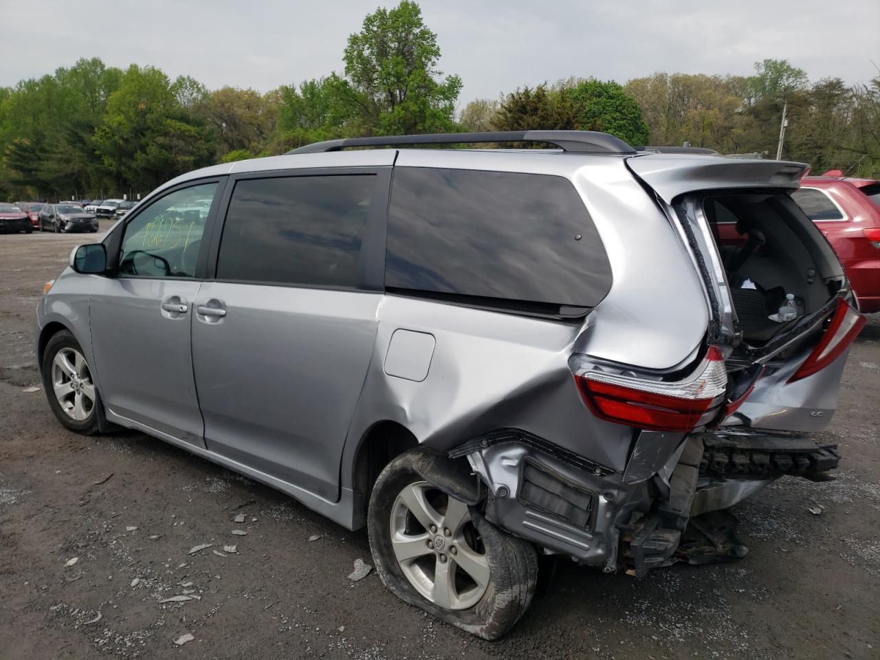 Photo 3 from auction – 2017 TOYOTA SIENNA LE with VIN 5TDKZ3DC9HS774597