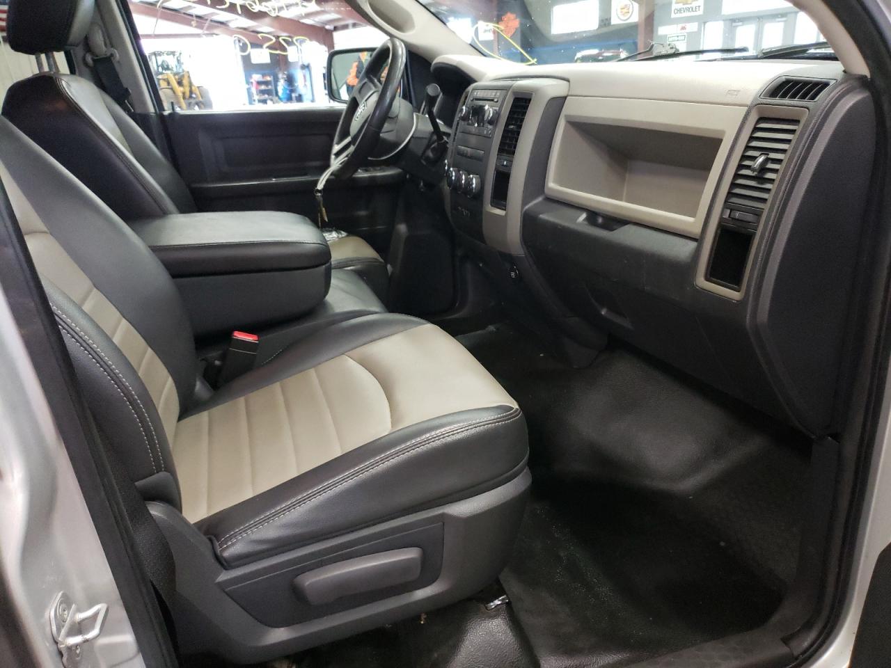 Photo 5 from auction – 2011 DODGE RAM 1500 with VIN 1D7RV1GP0BS510301
