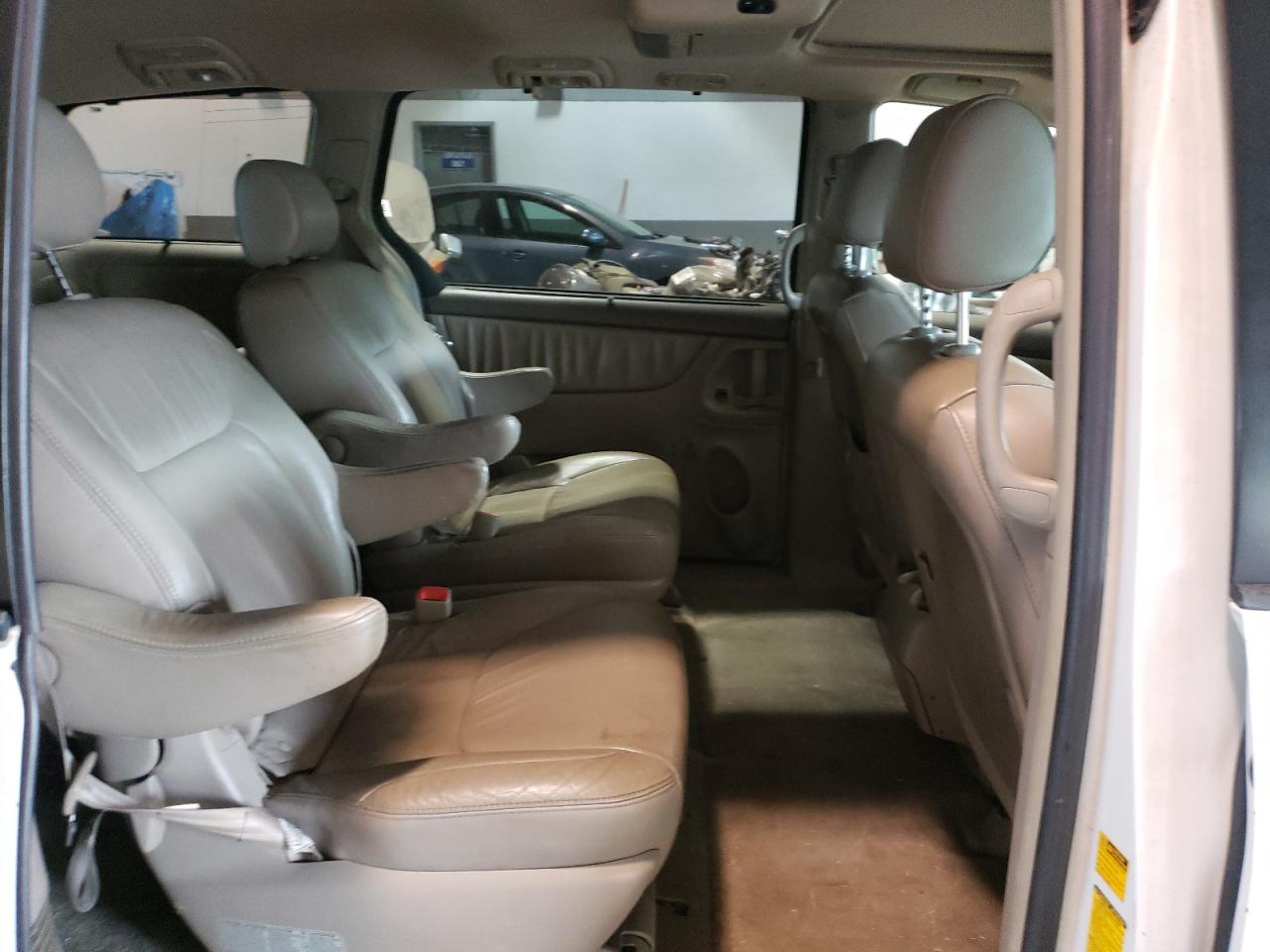 Photo 6 from auction – 2008 TOYOTA SIENNA with VIN 5TDZK22C18S168310