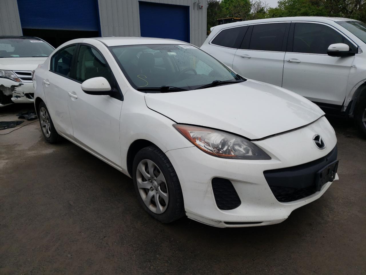 MAZDA 3 I 2013 with VIN JM1BL1TG0D1704293 - Photo from auction