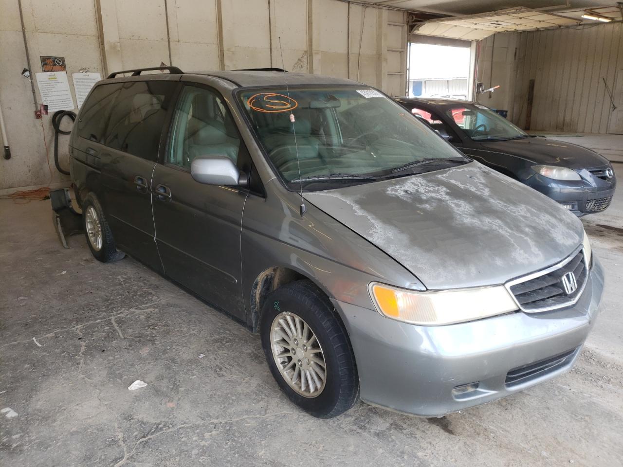 HONDA ODYSSEY EX 2002 with VIN 2HKRL18952H564126 - Photo from auction