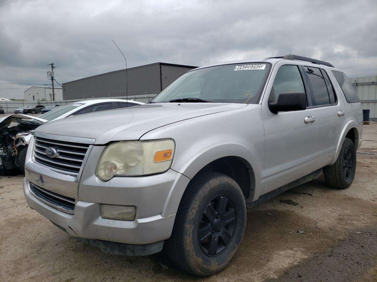 Photo 2 from auction – 2010 FORD EXPLORER X with VIN 1FMEU6DE9AUA62618
