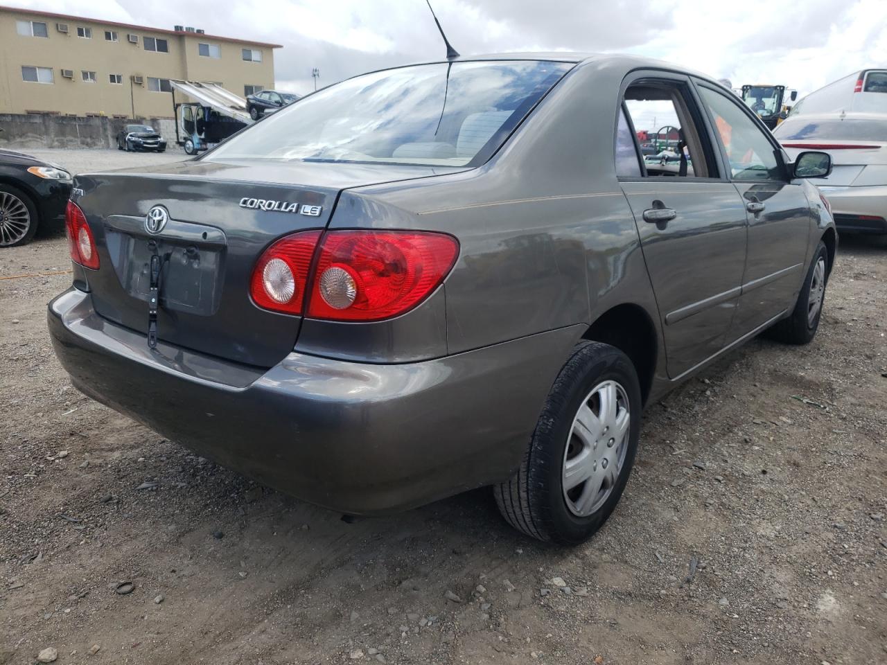 Photo 4 from auction – 2005 TOYOTA COROLLA CE with VIN 1NXBR32E75Z559761