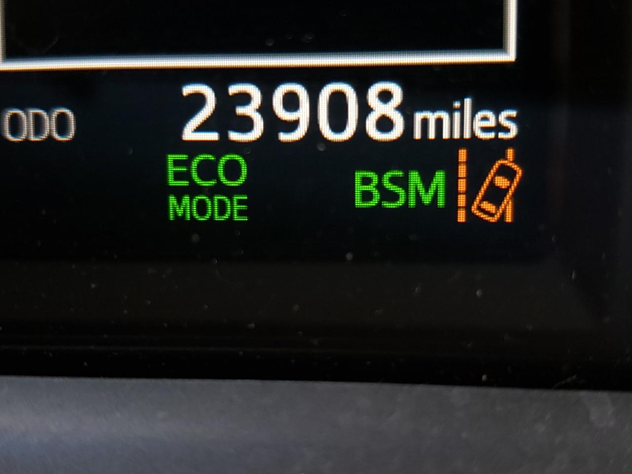 Photo 8 from auction – 2018 TOYOTA RAV4 ADVEN with VIN JTMRFREV9JD231617