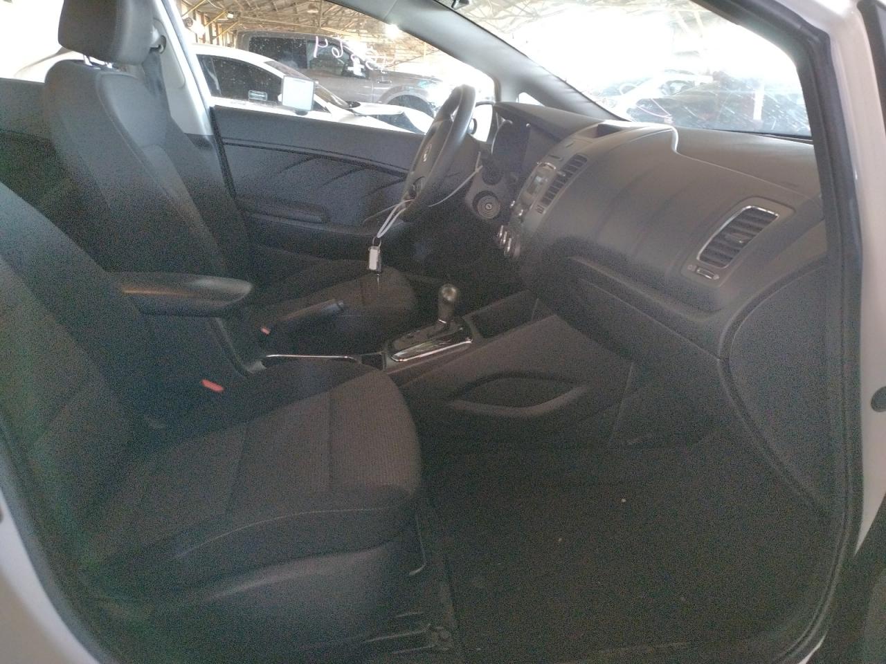 Photo 5 from auction – 2017 KIA FORTE LX with VIN 3KPFK4A71HE058760