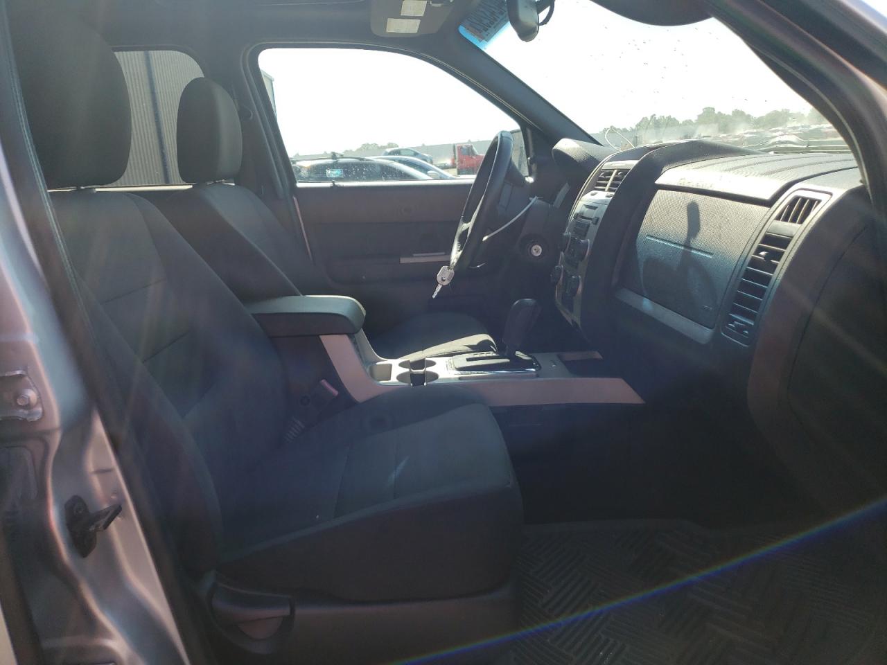 Photo 5 from auction – 2011 FORD ESCAPE XLT with VIN 1FMCU0DG5BKC70420