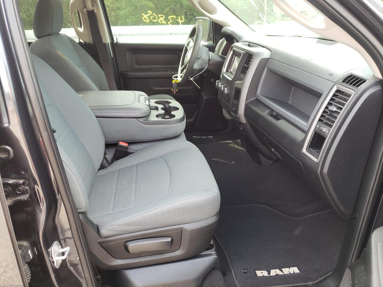 Photo 5 from auction – 2018 RAM 1500 ST with VIN 1C6RR6FG6JS201659