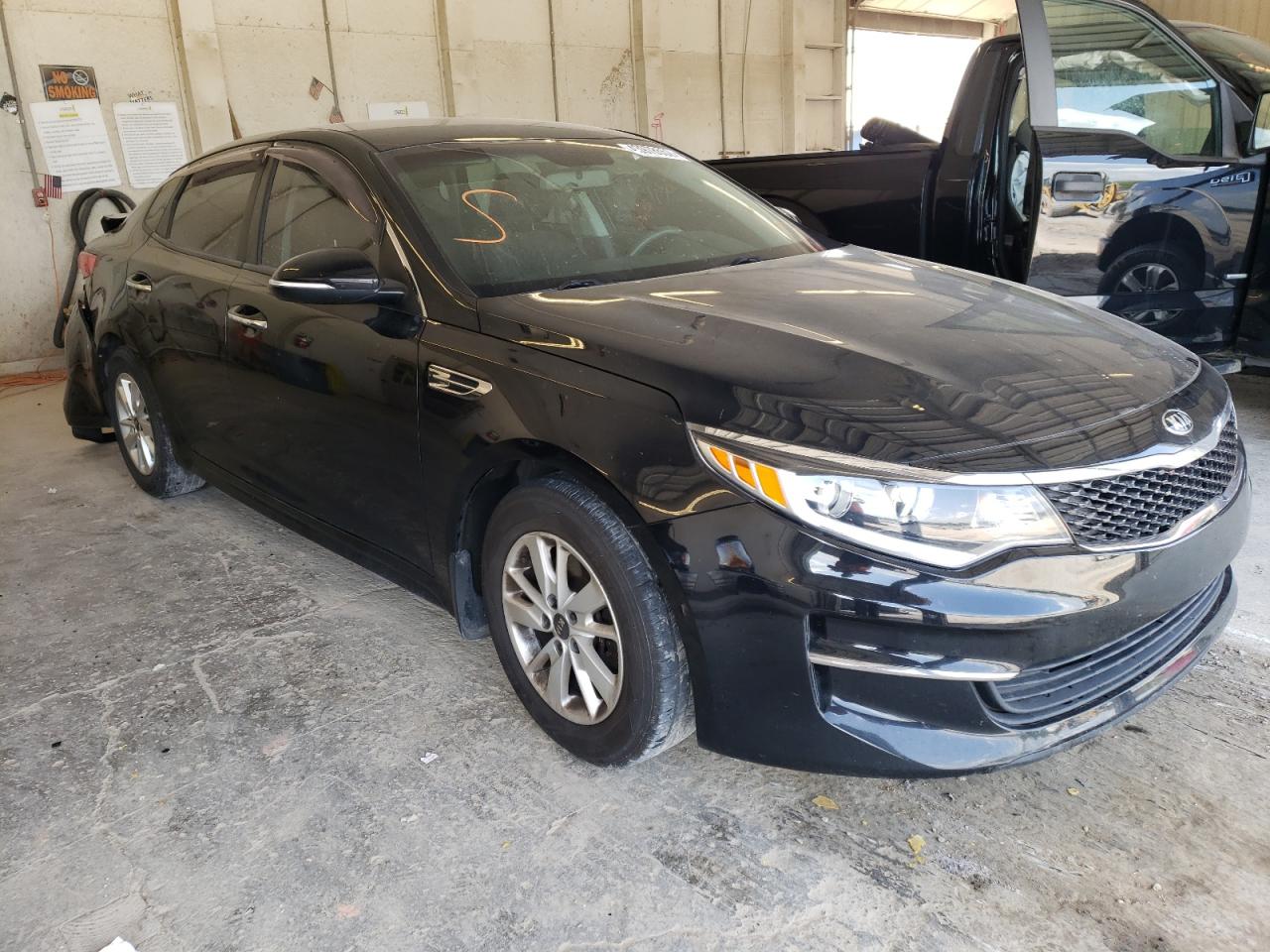 Photo 1 from auction – 2016 KIA OPTIMA LX with VIN 5XXGT4L34GG047818