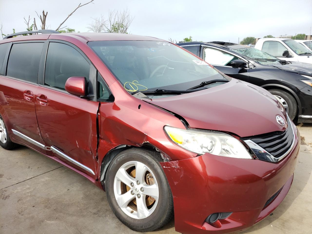 Photo 9 from auction – 2014 TOYOTA SIENNA LE with VIN 5TDKK3DC7ES433442