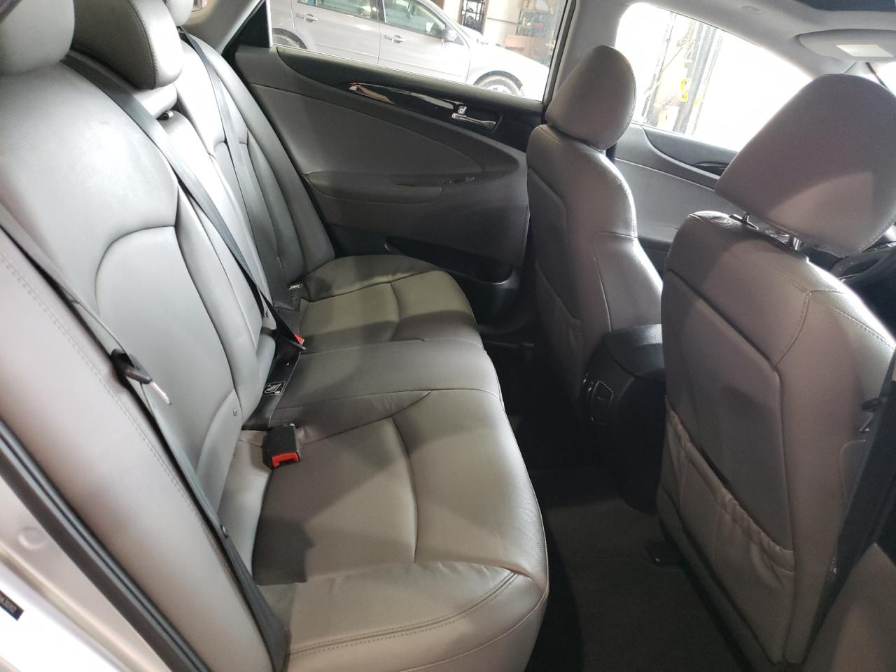 Photo 6 from auction – 2013 HYUNDAI SONATA SE with VIN 5NPEC4AC7DH630202