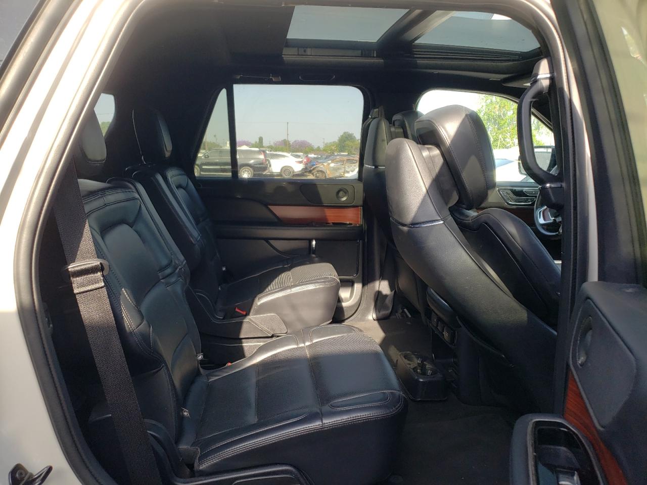 Photo 6 from auction – 2021 LINCOLN NAVIGATOR with VIN 5LMJJ2LT6MEL02946