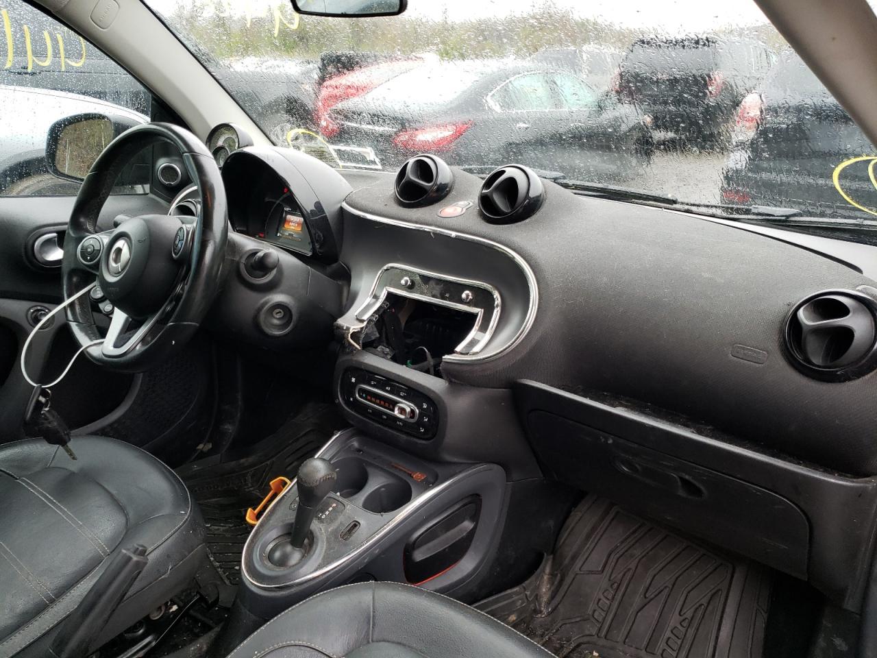 Photo 5 from auction – 2016 SMART FORTWO with VIN WMEFJ5DA9GK060138
