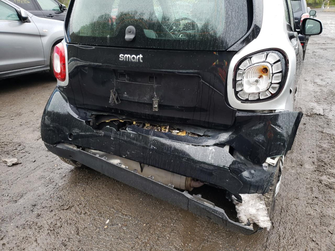Photo 9 from auction – 2016 SMART FORTWO with VIN WMEFJ5DA9GK060138
