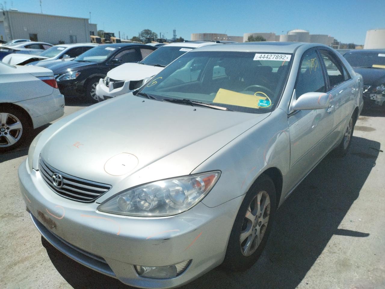 Photo 2 from auction – 2005 TOYOTA CAMRY LE with VIN JTDBF30K150163175
