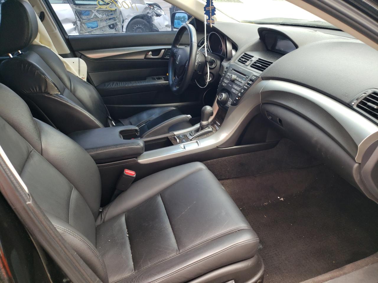 Photo 5 from auction – 2010 ACURA TL with VIN 19UUA8F24AA001705