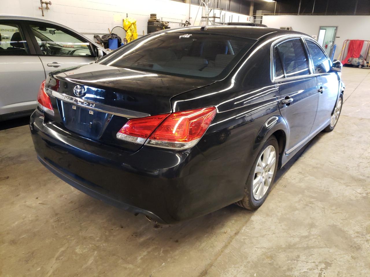 Photo 4 from auction – 2012 TOYOTA AVALON BAS with VIN 4T1BK3DB3CU441548