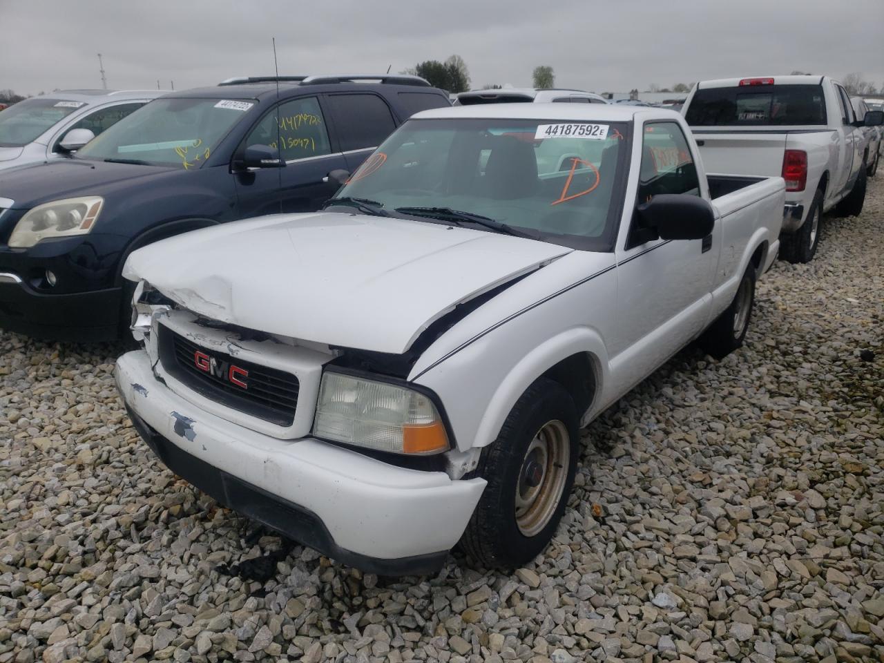 Photo 2 from auction – 2003 GMC SONOMA with VIN 1GTCS14H838101659