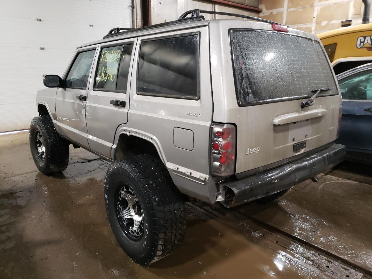 Photo 3 from auction – 2001 JEEP CHEROKEE S with VIN 1J4FF48SX1L631161