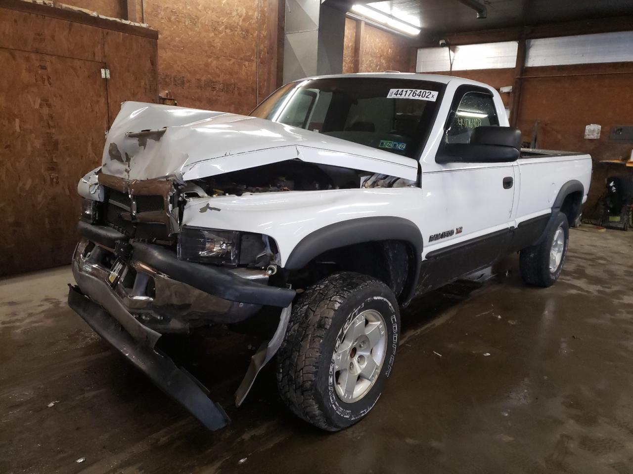 Photo 2 from auction – 1998 DODGE RAM 1500 with VIN 1B7HF16Y9WS681454