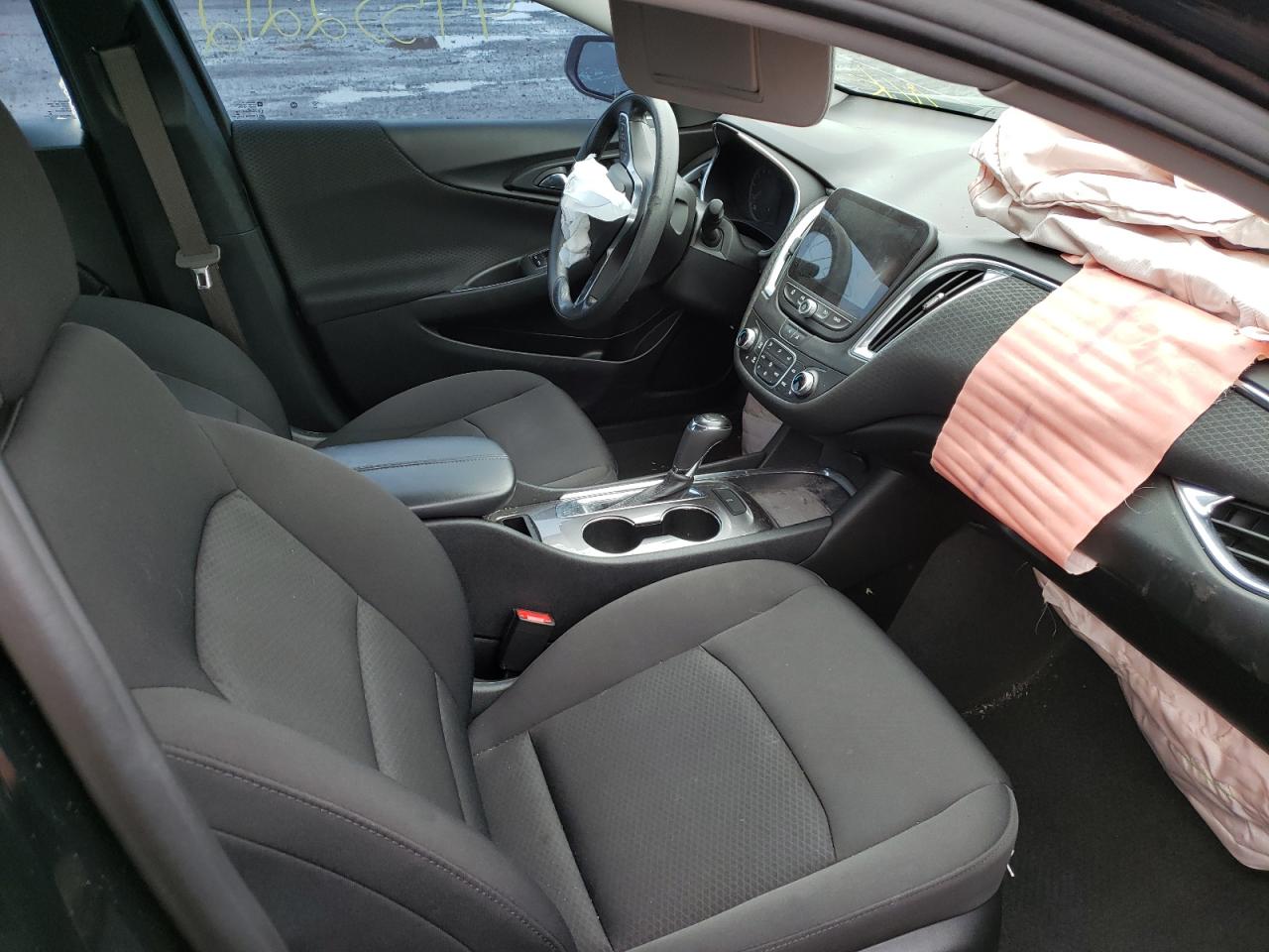 Photo 18 from auction – 2020 CHEVROLET MALIBU LT with VIN 1G1ZD5ST4LF007785
