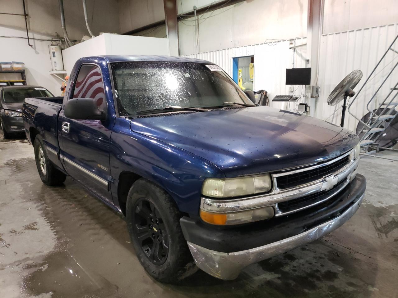 CHEVROLET SILVERADO 2002 with VIN 1GCEC14W12Z226905 - Photo from auction