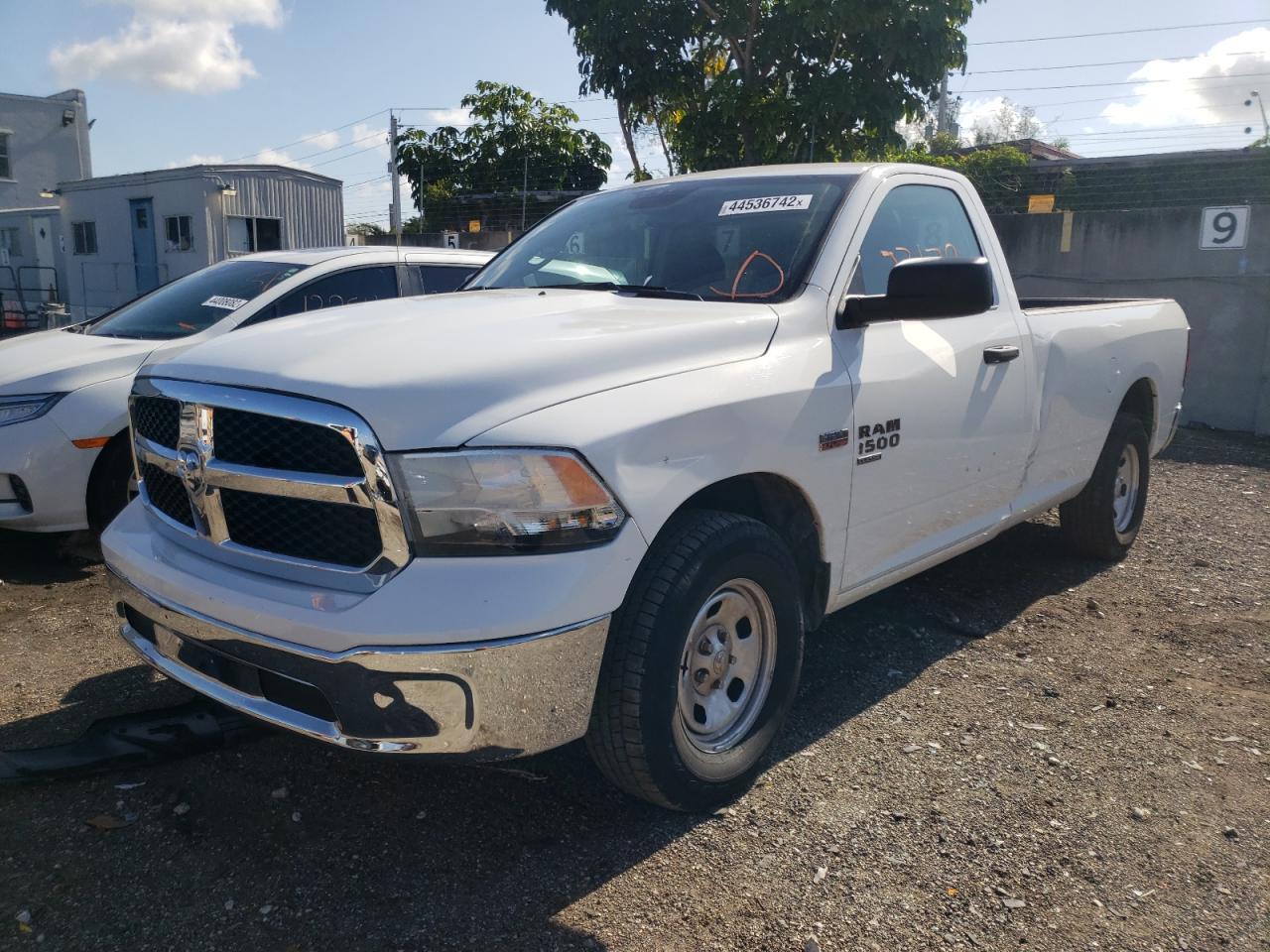 Photo 2 from auction – 2020 RAM 1500 CLASS with VIN 3C6JR6DT5LG194565