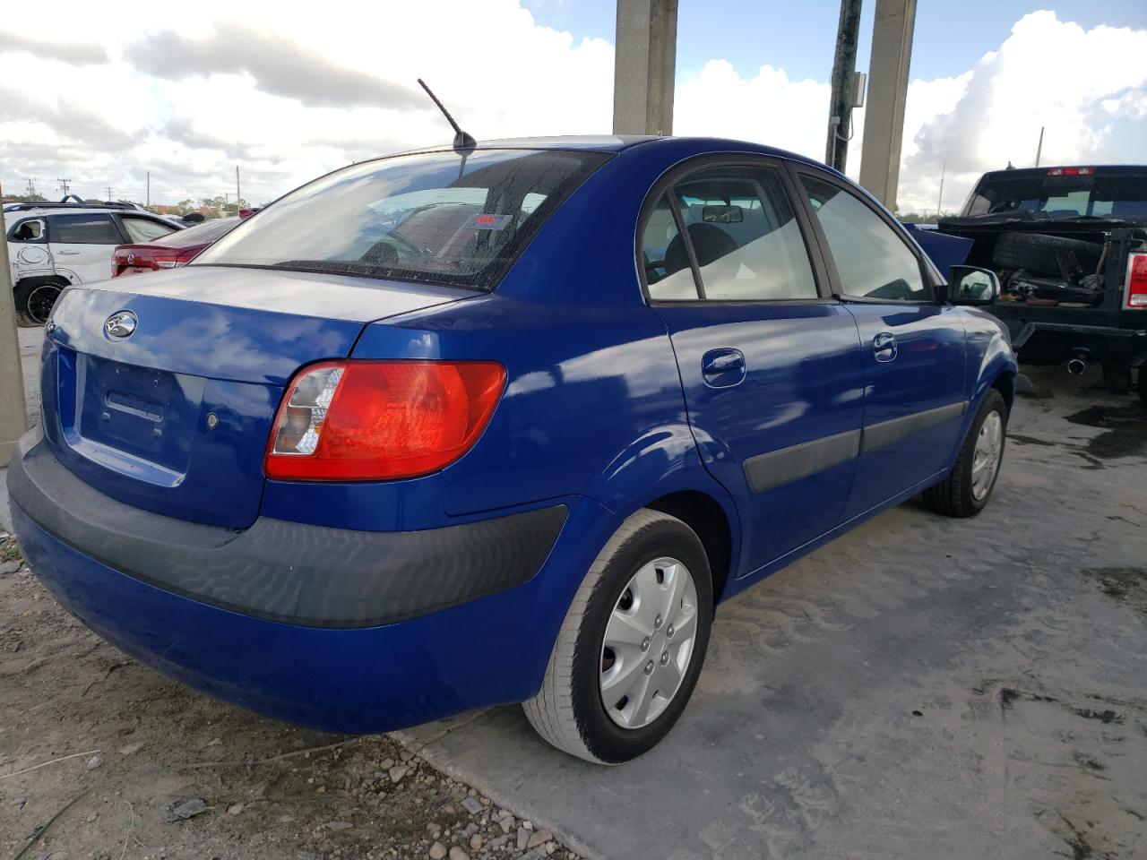 Photo 4 from auction – 2006 KIA RIO with VIN KNADE123166048898