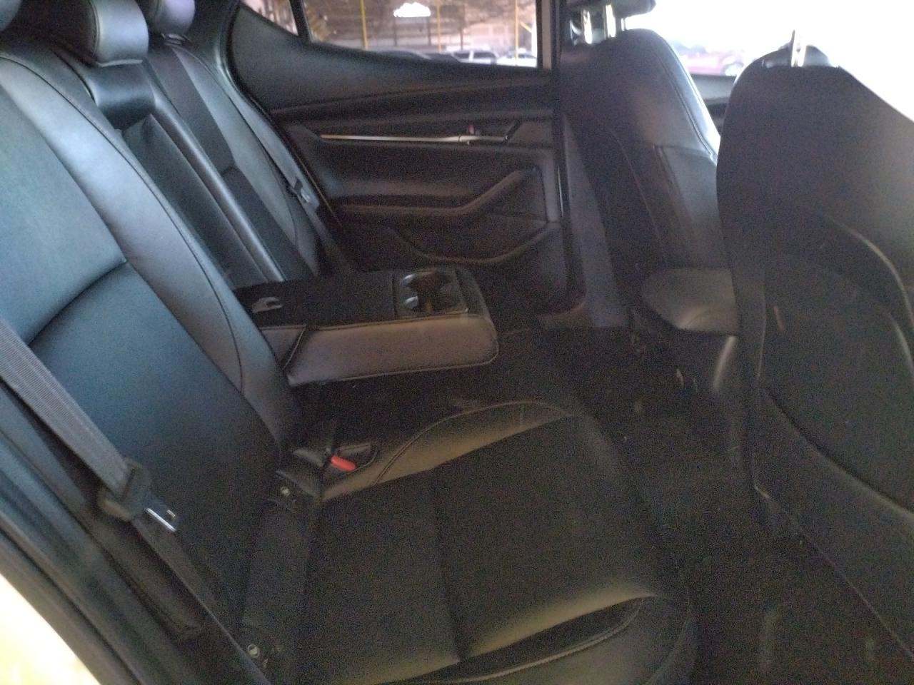 Photo 6 from auction – 2019 MAZDA 3 with VIN JM1BPAJMXK1129940